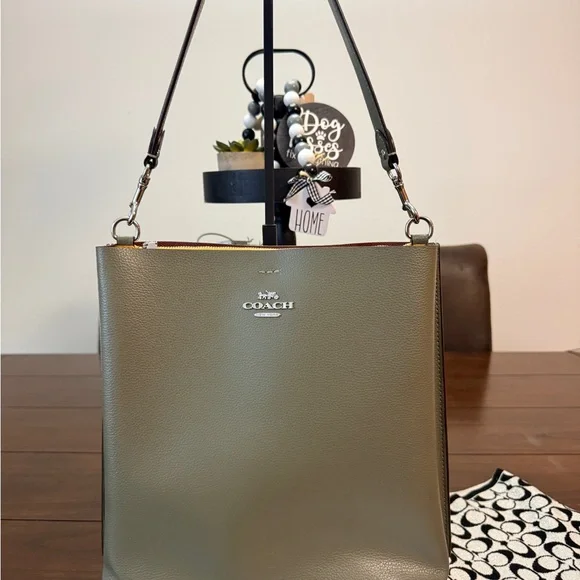 Coach Forest Green Bucket Bag w/Wallet - Picture 2 of 12
